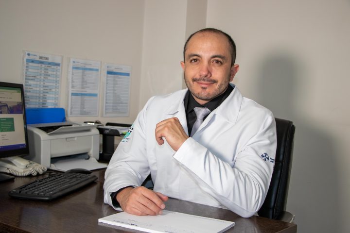 Dr Gabriel Paredes